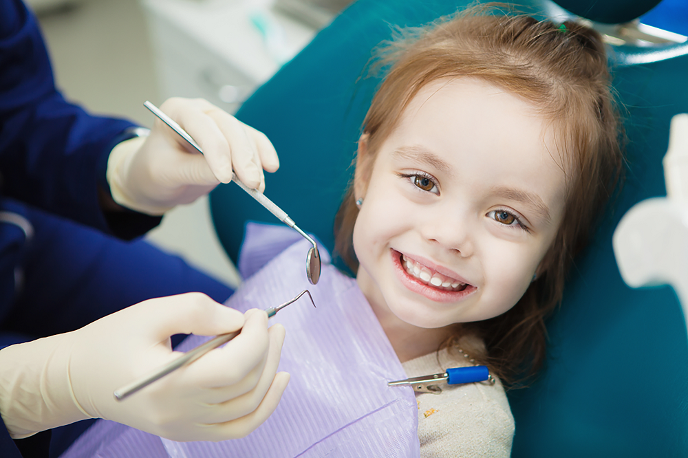 Pediatric Dentist check up child